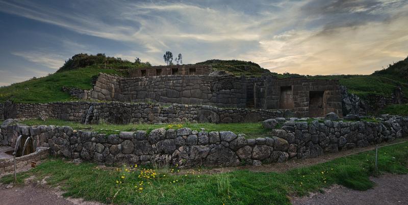 Panoramica del sitio de Tambomachay.jpg
