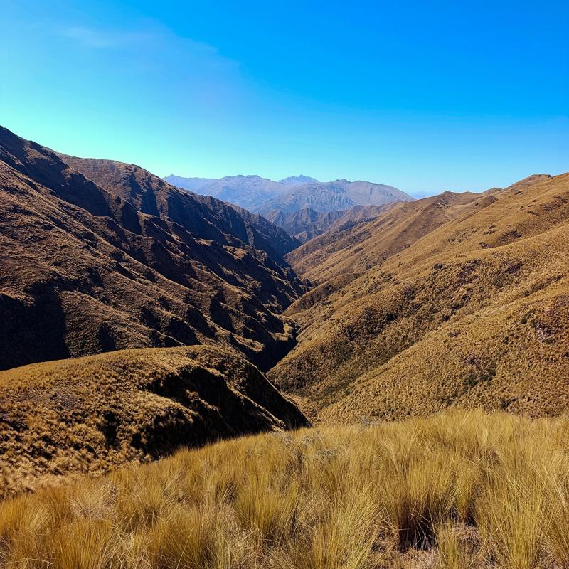 Paisaje camino Tambomachay - Huchuy Qosqo, 2026 03.jpg