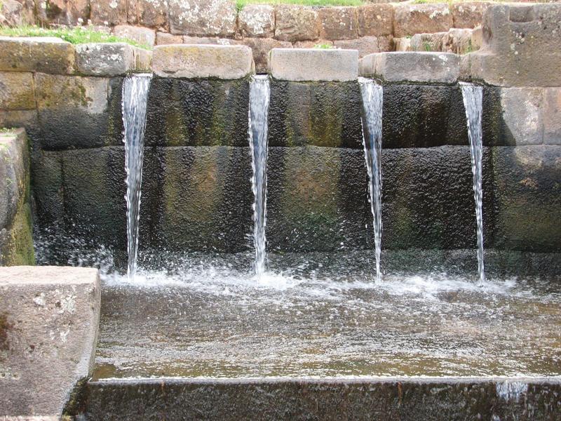 Tipón Archaeological site - royal bath.jpg