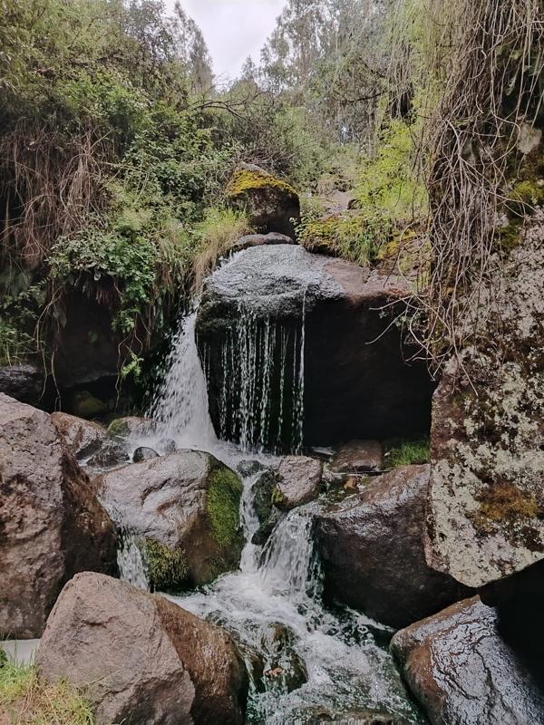 Farallones de Tecsecocha.jpg