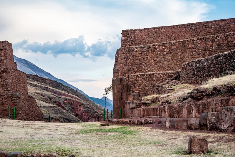 Restos arqueologicos de rumicolca 06.jpg